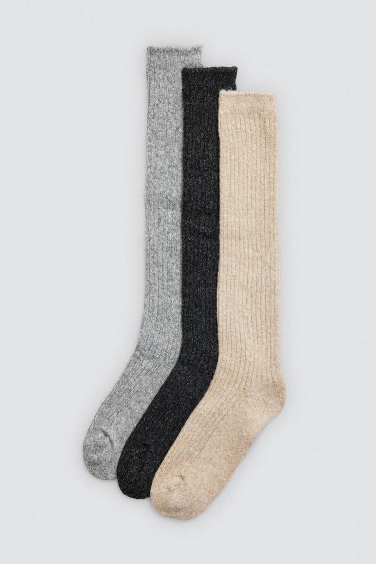 Meias longas básicas para mulheres com punho antipressão e toque extra macio.